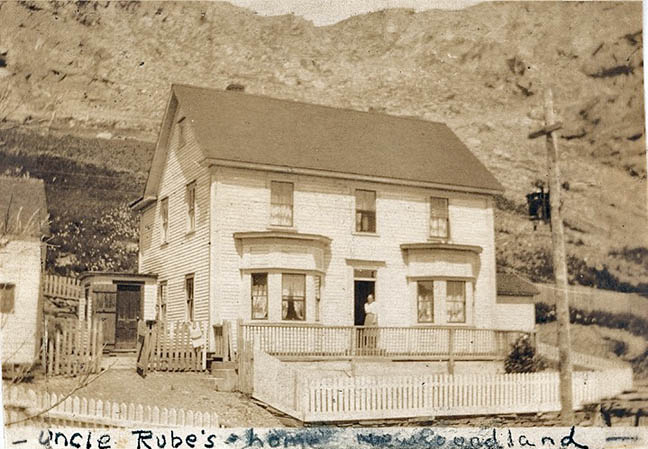 Clown's Cove Pike home about 1920