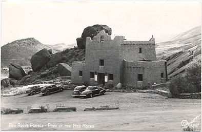 1940s cars at the Pueblo